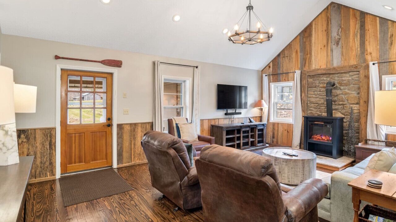Photo of Livingroom in Weaverville