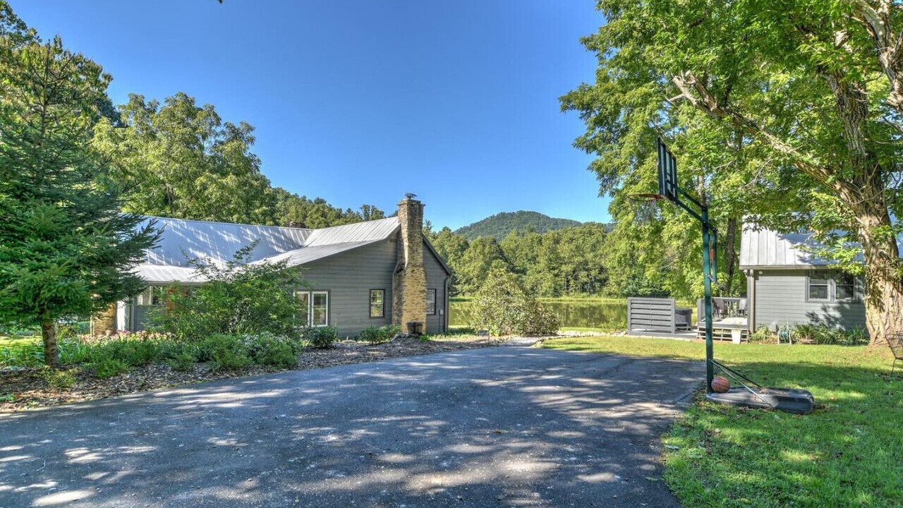Photo of Outdoor in Weaverville