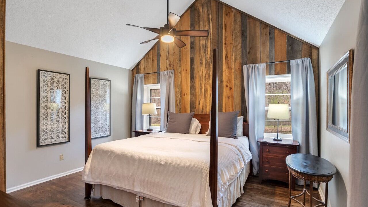 Photo of Bedroom in Weaverville