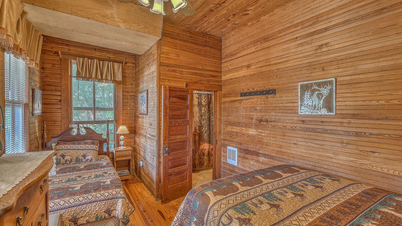 Photo of Bedroom in Lake Junaluska