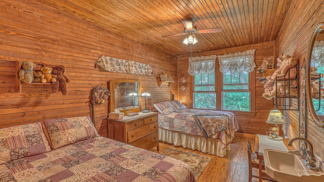 Photo of Bedroom in Lake Junaluska