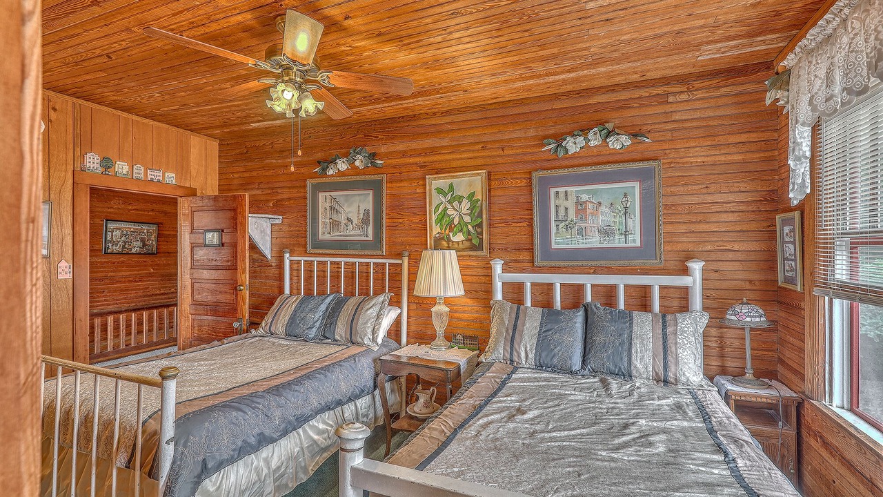 Photo of Bedroom in Lake Junaluska