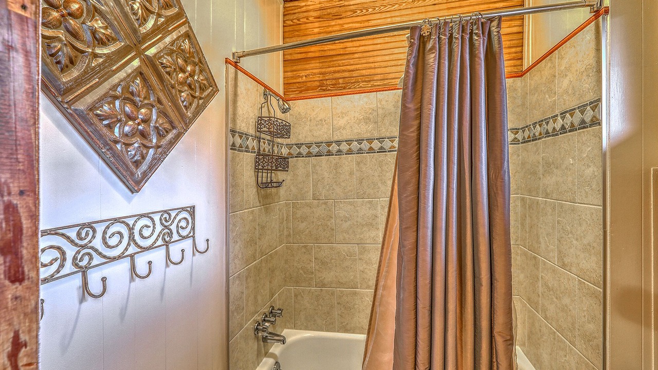 Photo of Bathroom in Lake Junaluska