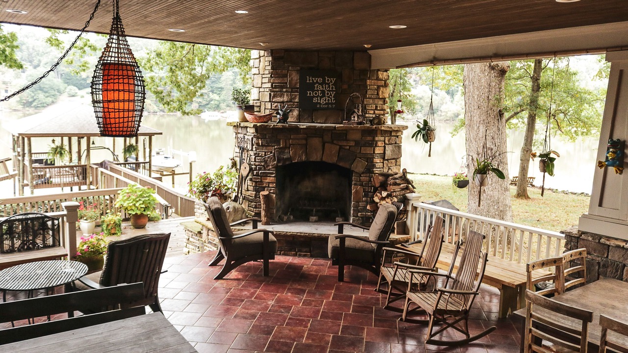 Photo of Livingroom in Dixie - Berryhill