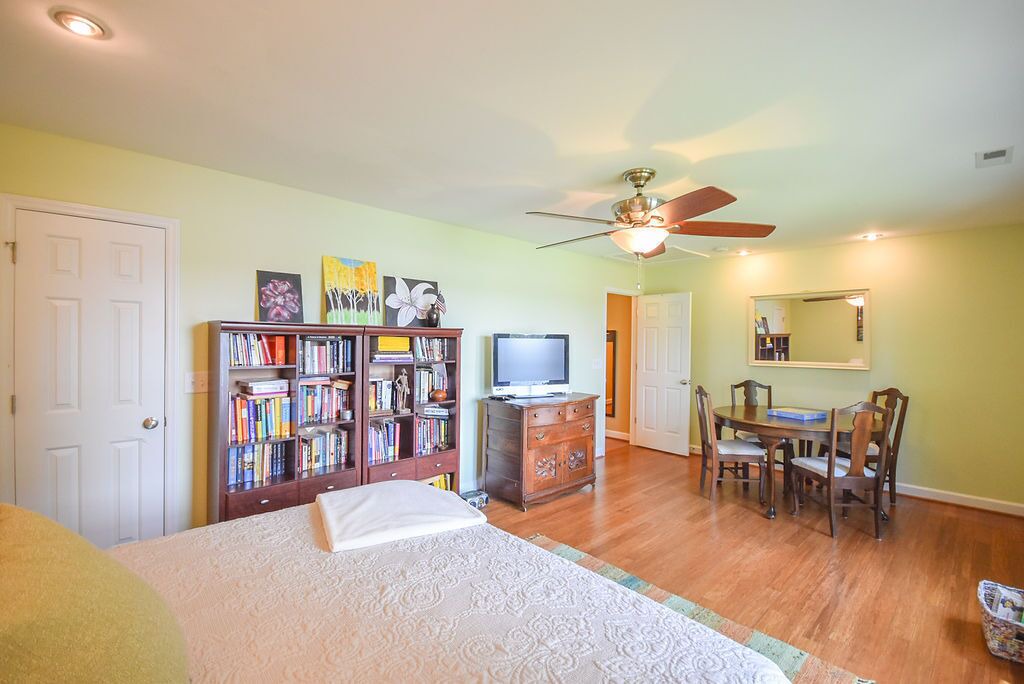 Photo of Bedroom in Olivia