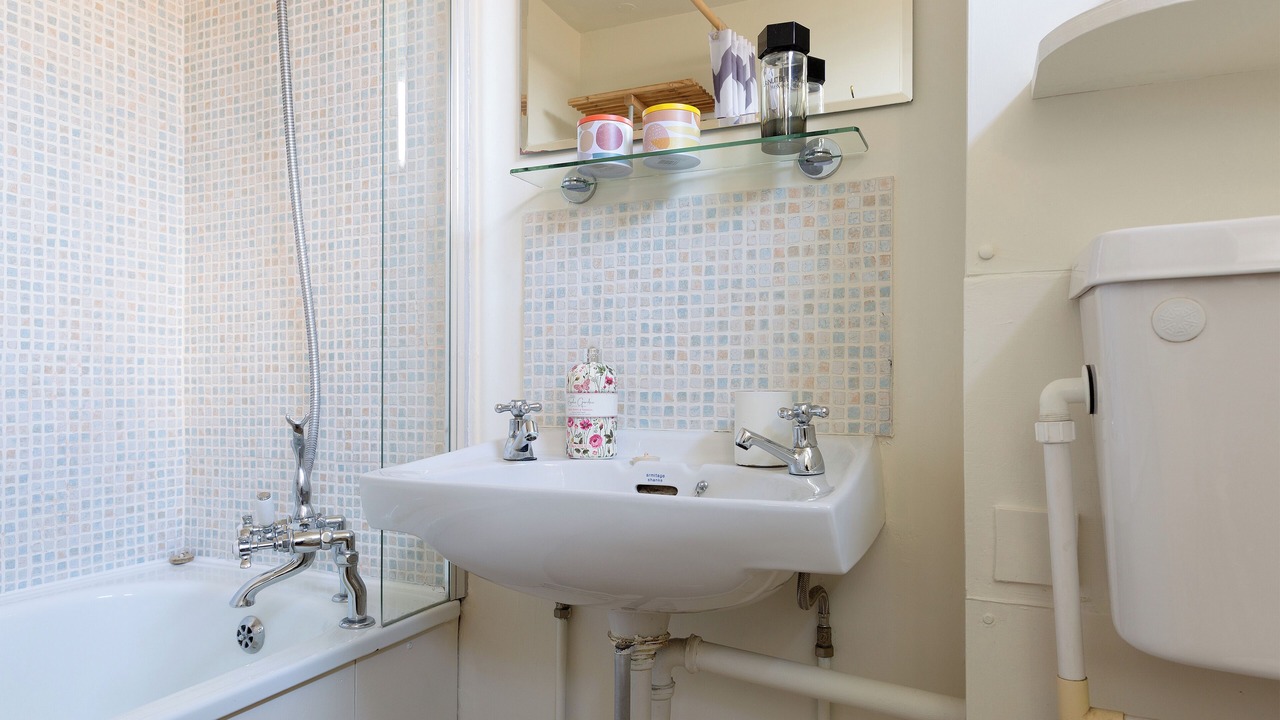 Photo of Bathroom in Tower Hill