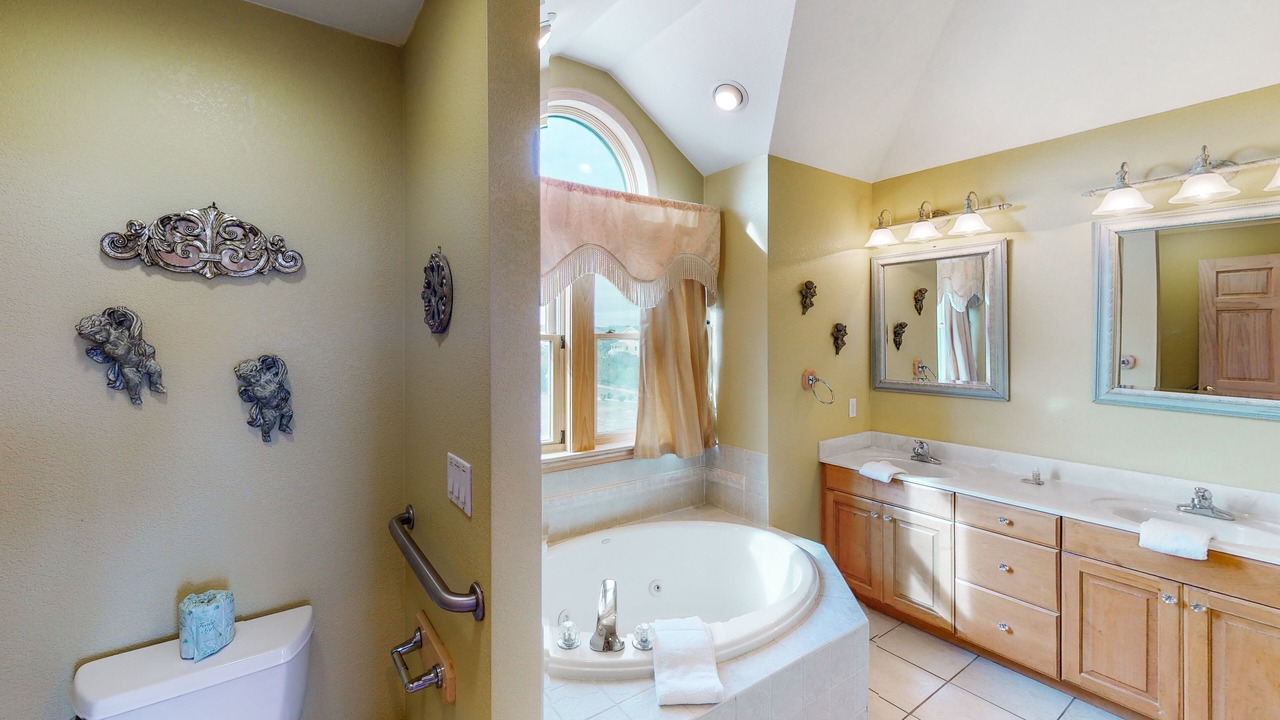 Photo of Bathroom in Ocean Hill
