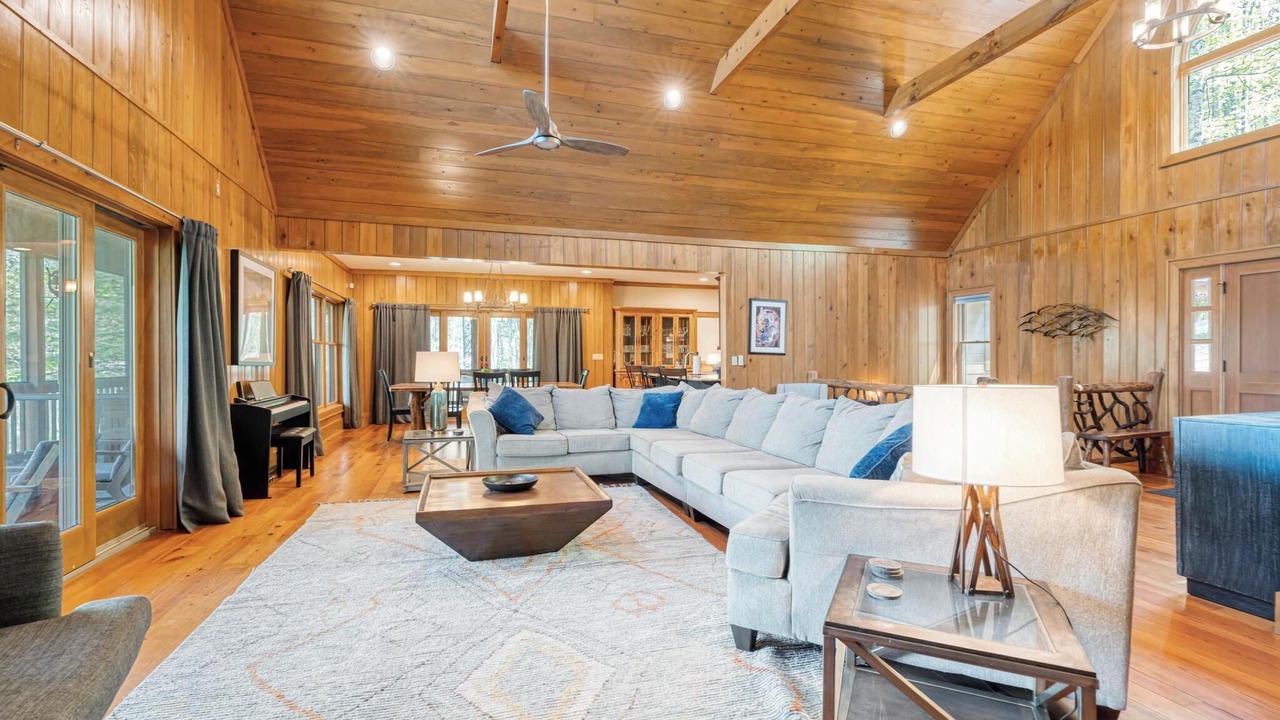Photo of Livingroom in Tuckasegee