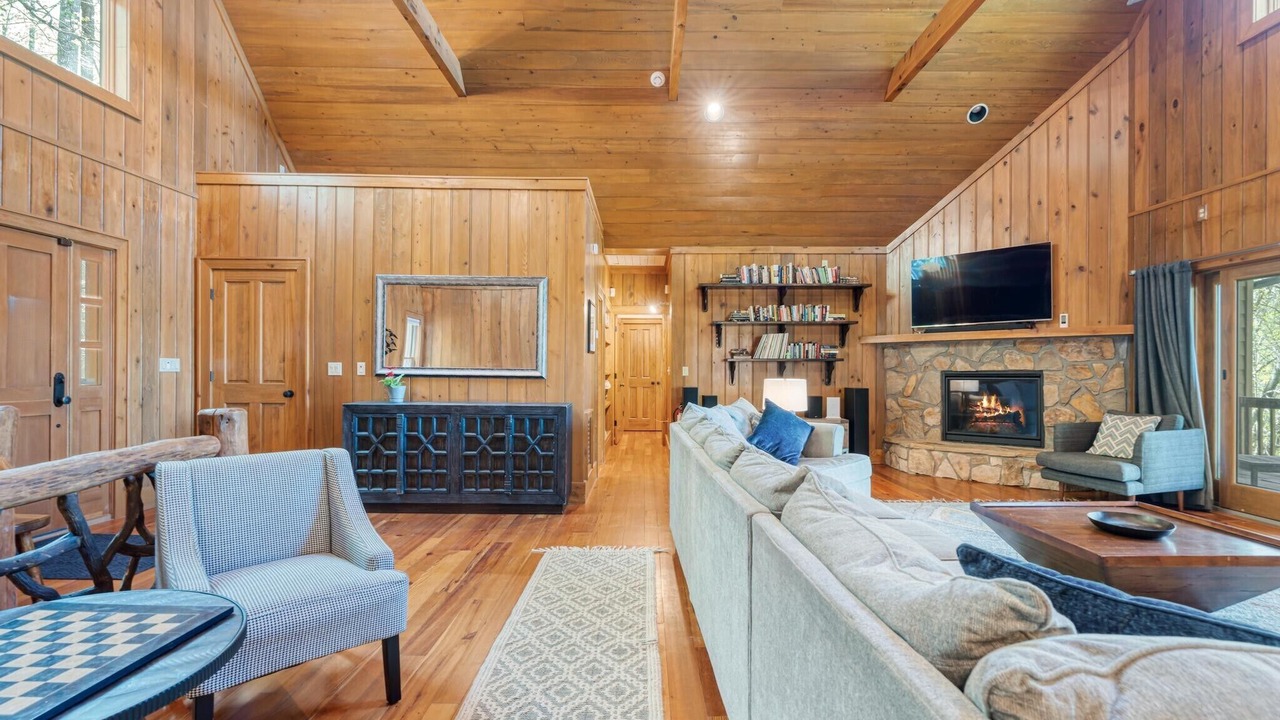 Photo of Livingroom in Tuckasegee