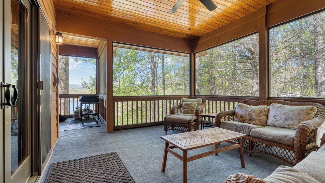 Photo of Livingroom in Tuckasegee