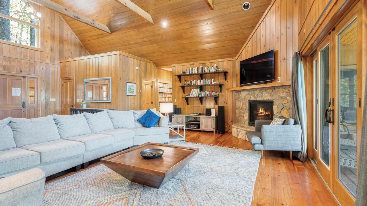 Photo of Livingroom in Tuckasegee