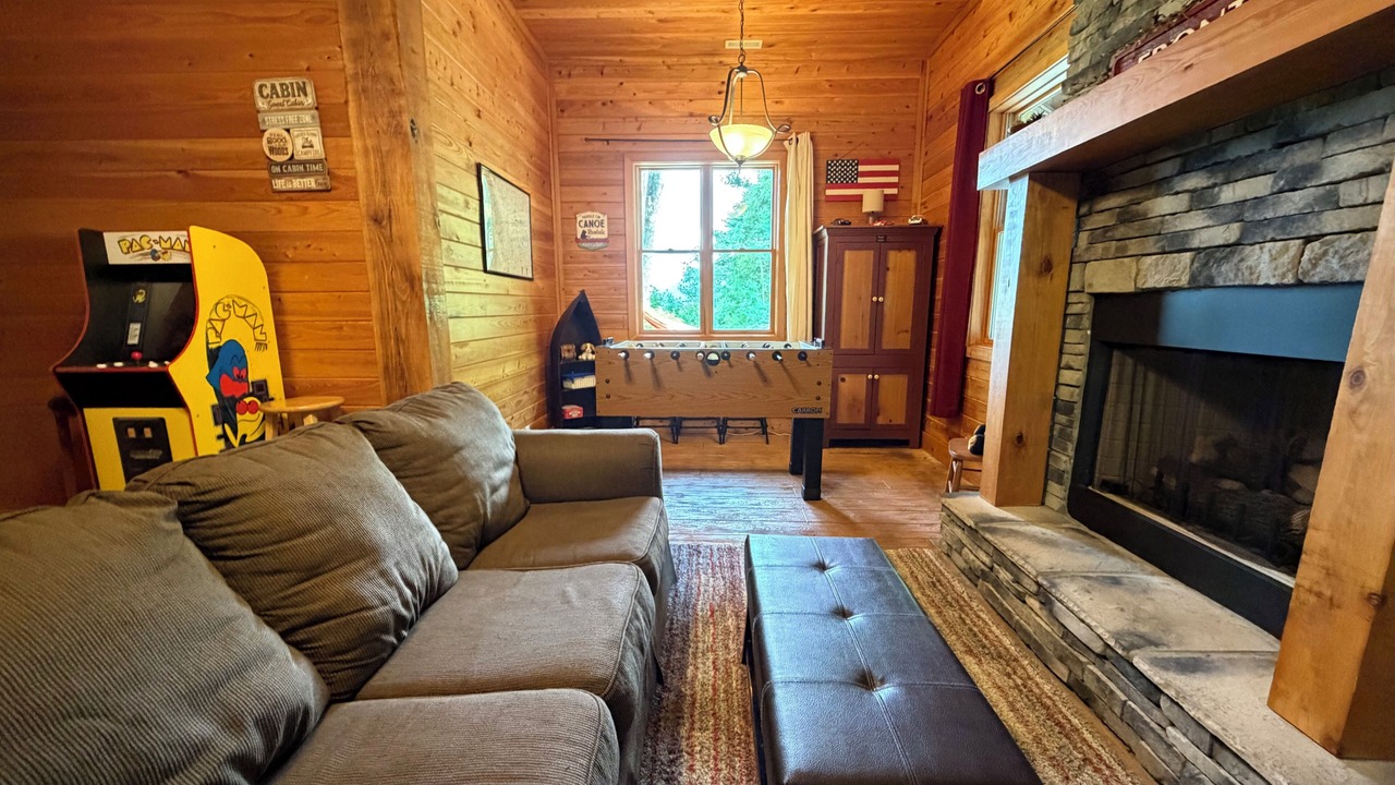 Photo of Livingroom in Tuckasegee