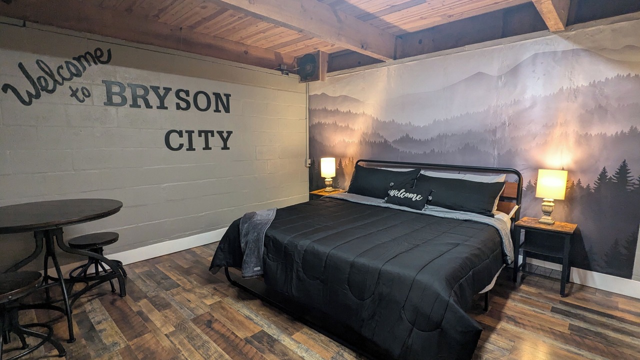Photo of Bedroom in Cherokee