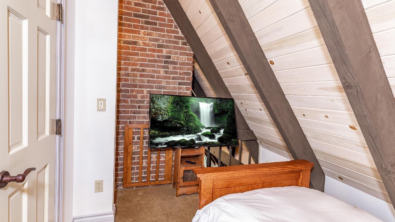 Photo of Bedroom in Lake Toxaway