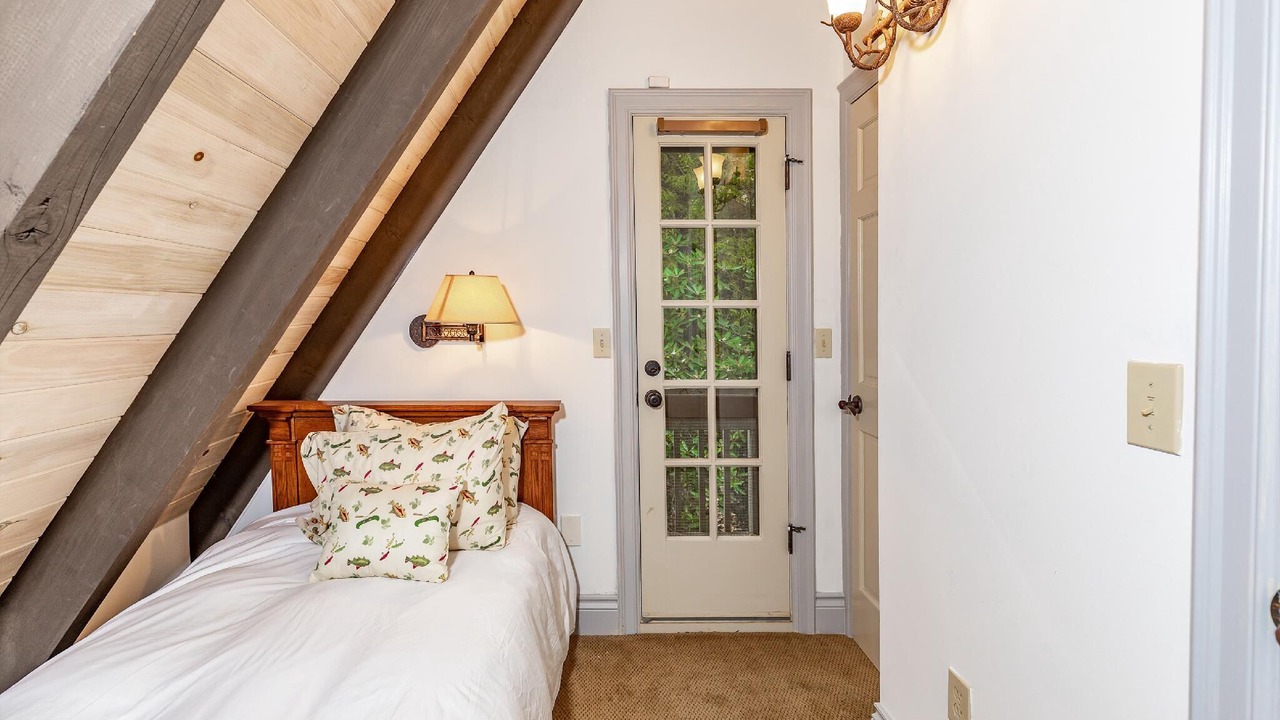 Photo of Bedroom in Lake Toxaway