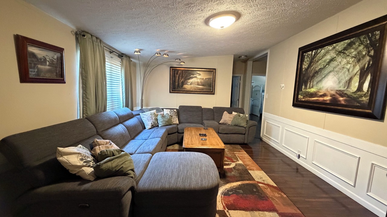 Photo of Livingroom in Southmont