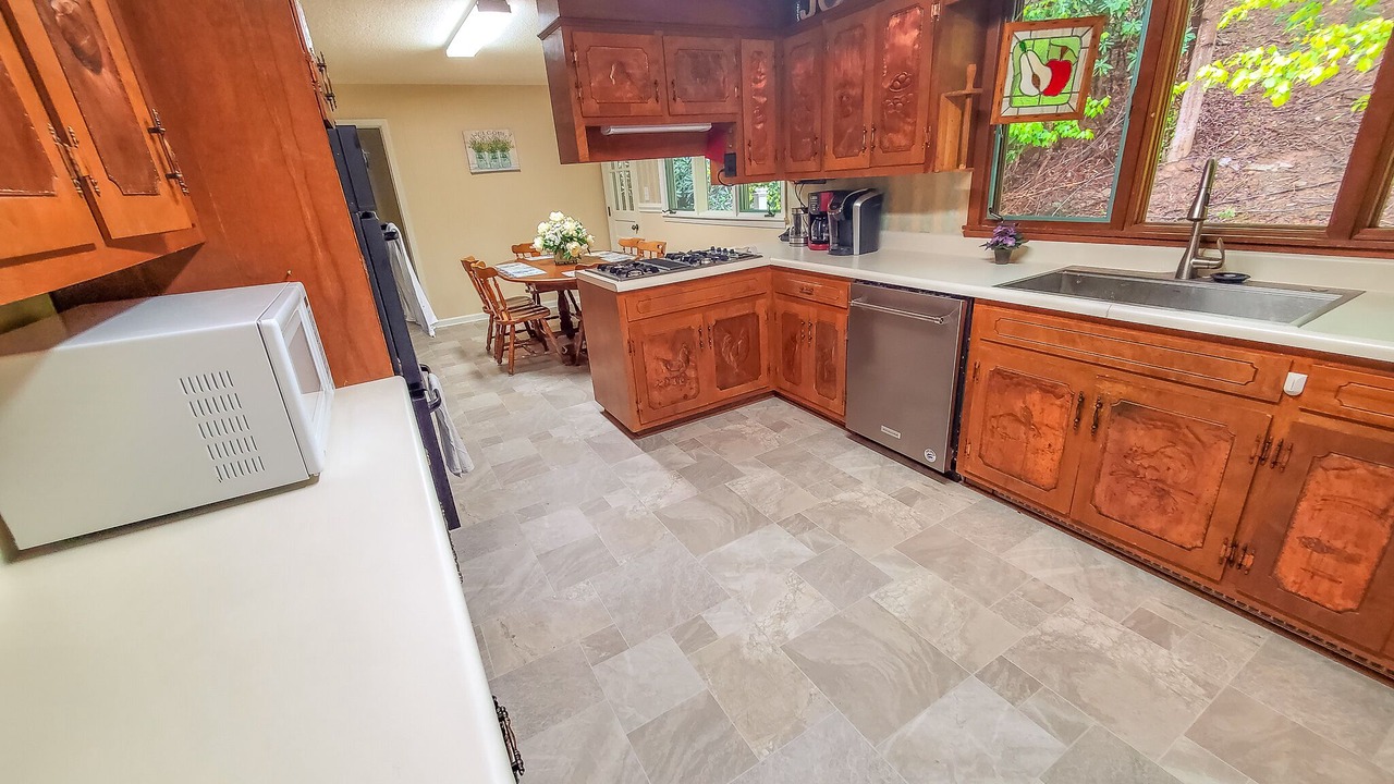 Photo of Kitchen in West Jefferson