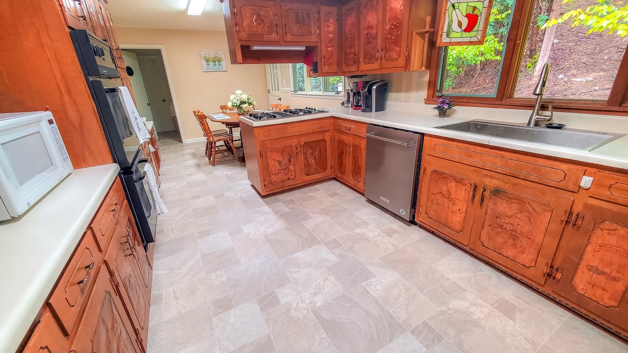 Photo of Kitchen in West Jefferson