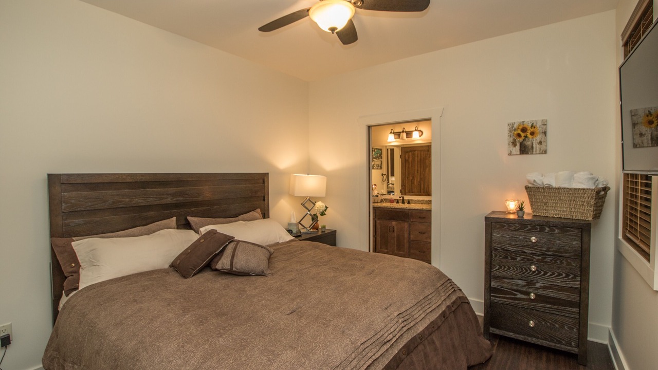 Photo of Bedroom in Glenville