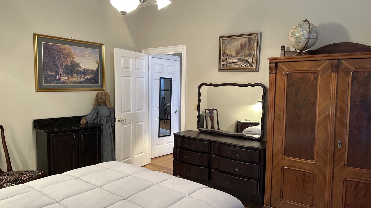 Photo of Bedroom in Hendersonville