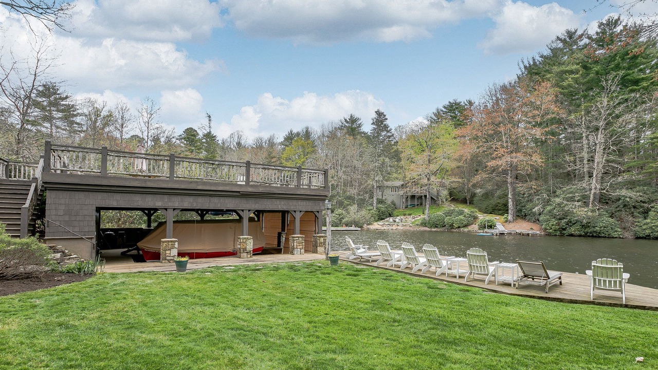 Photo of Patio Balcony in Lake Toxaway