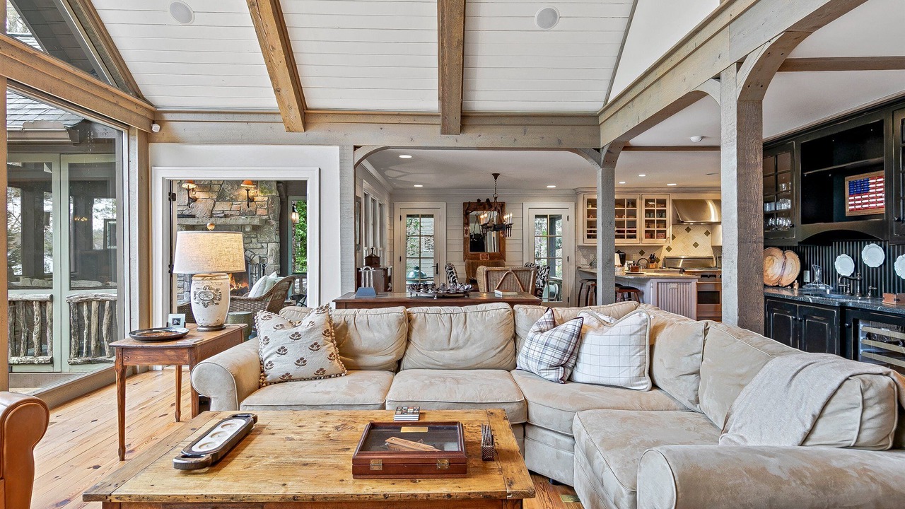 Photo of Livingroom in Lake Toxaway