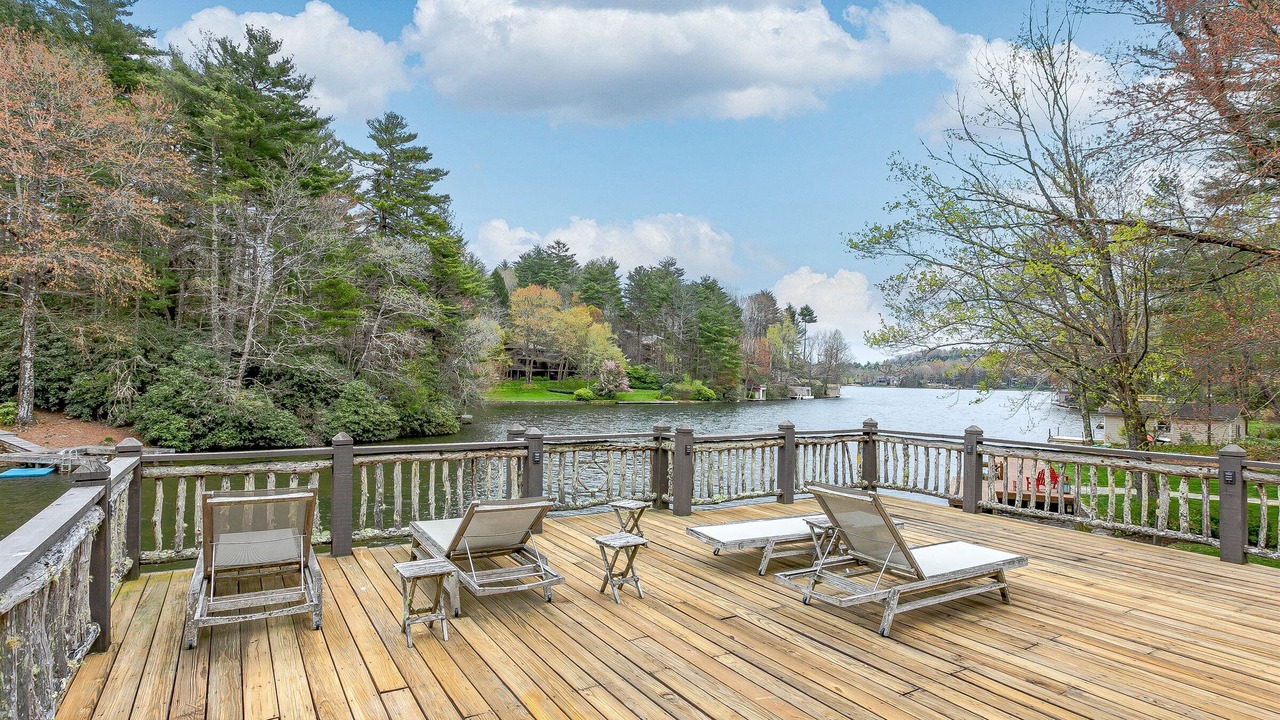 Photo of Patio Balcony in Lake Toxaway