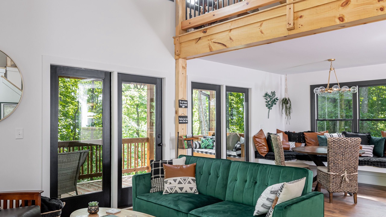 Photo of Livingroom in Hendersonville