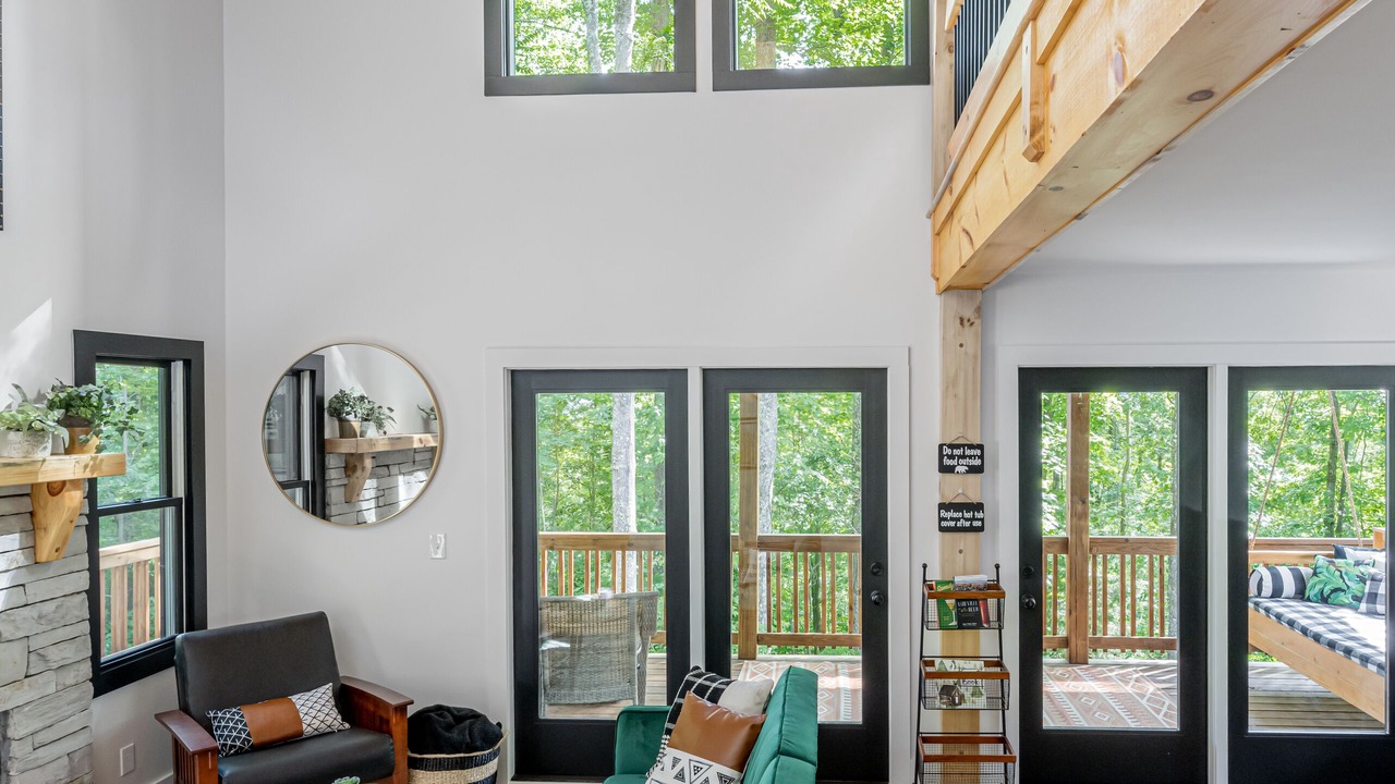 Photo of Livingroom in Hendersonville