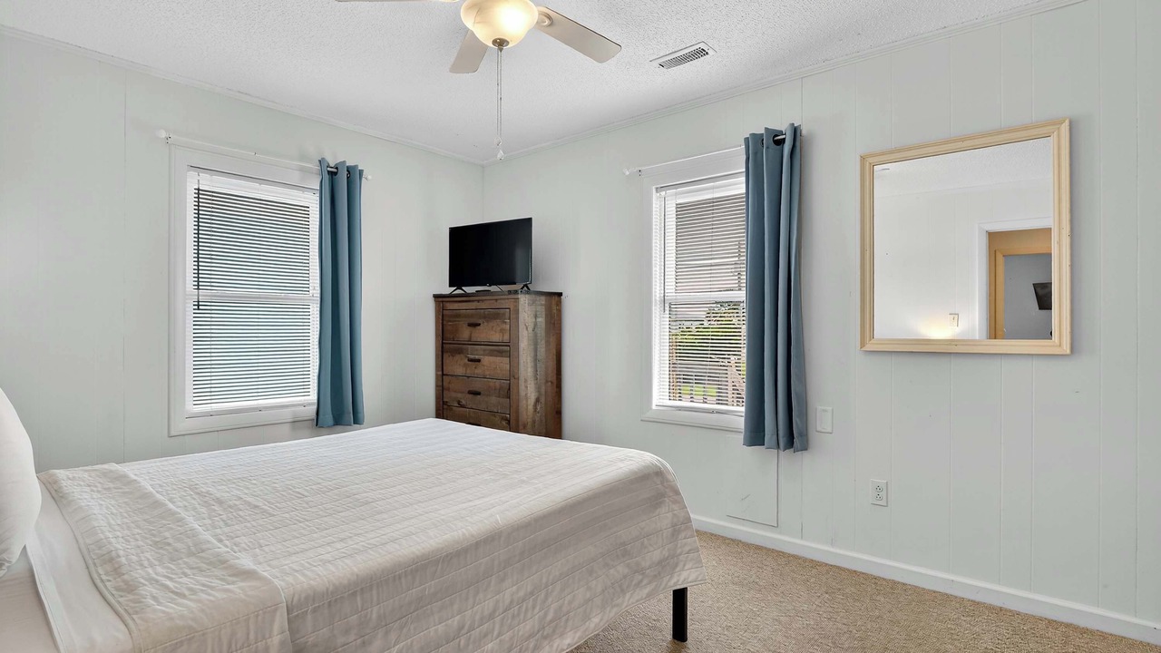 Photo of Bedroom in Topsail Beach