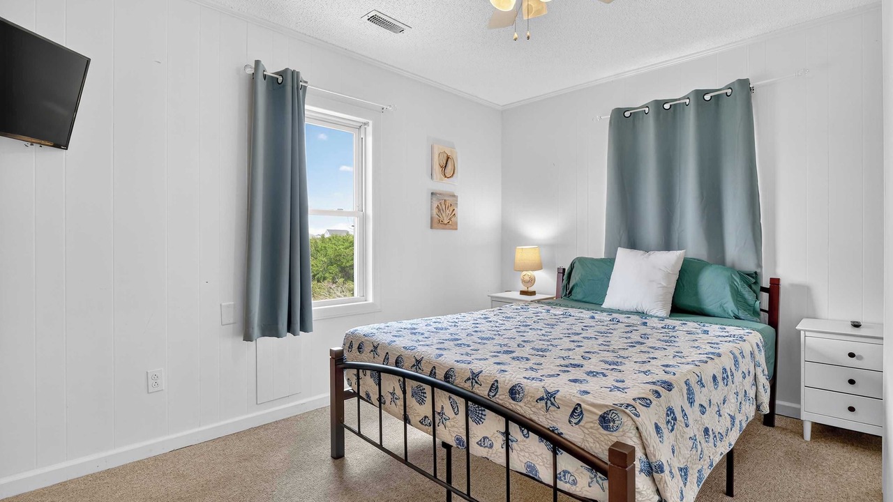 Photo of Bedroom in Topsail Beach