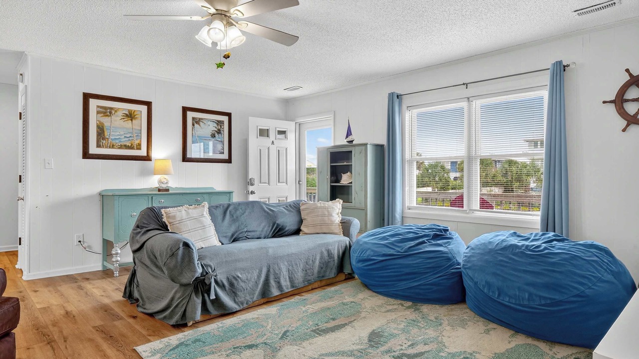 Photo of Livingroom in Topsail Beach