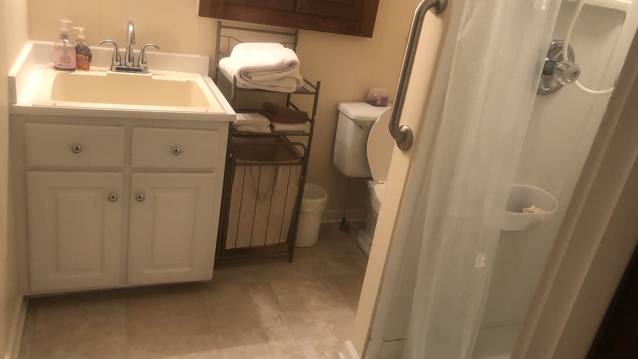 Photo of Bathroom in Wayne County