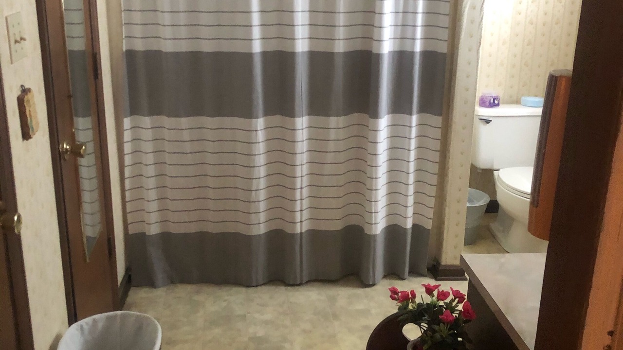 Photo of Bathroom in Wayne County