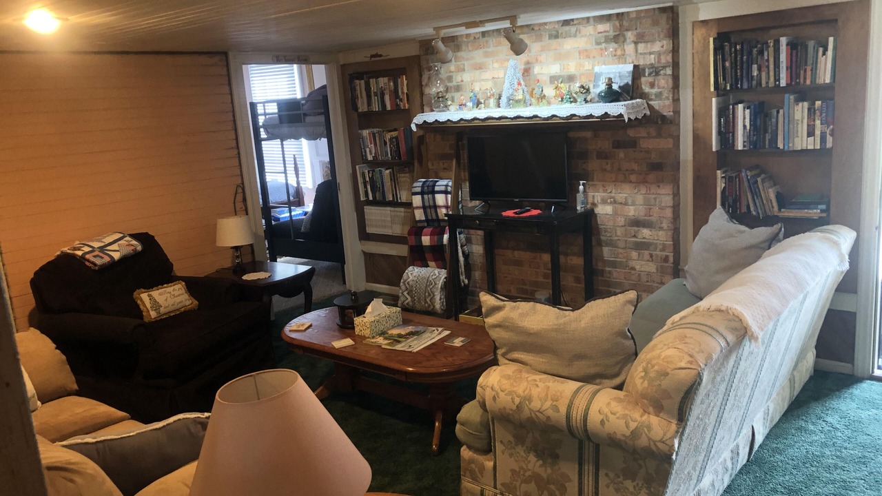 Photo of Bedroom in Wayne County