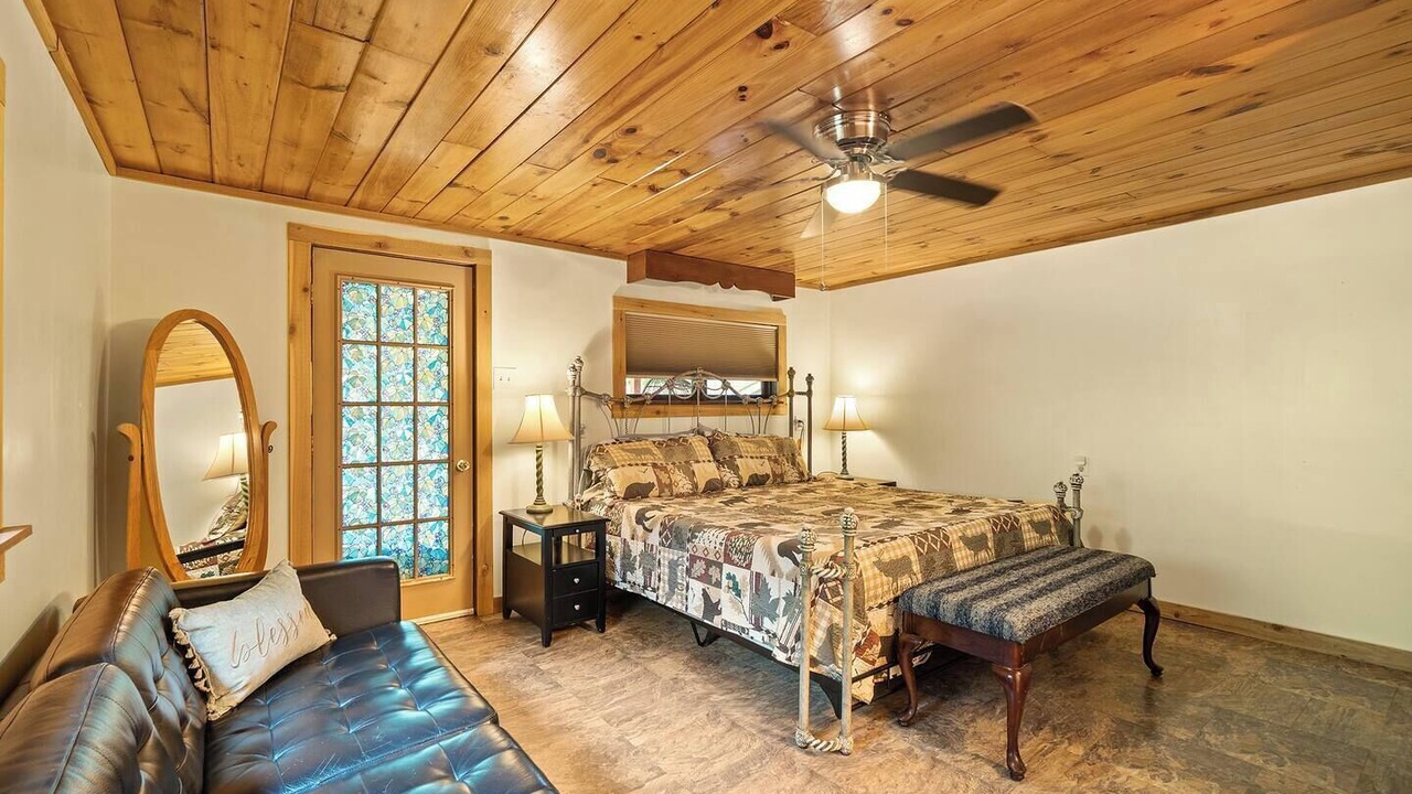 Photo of Bedroom in Newland
