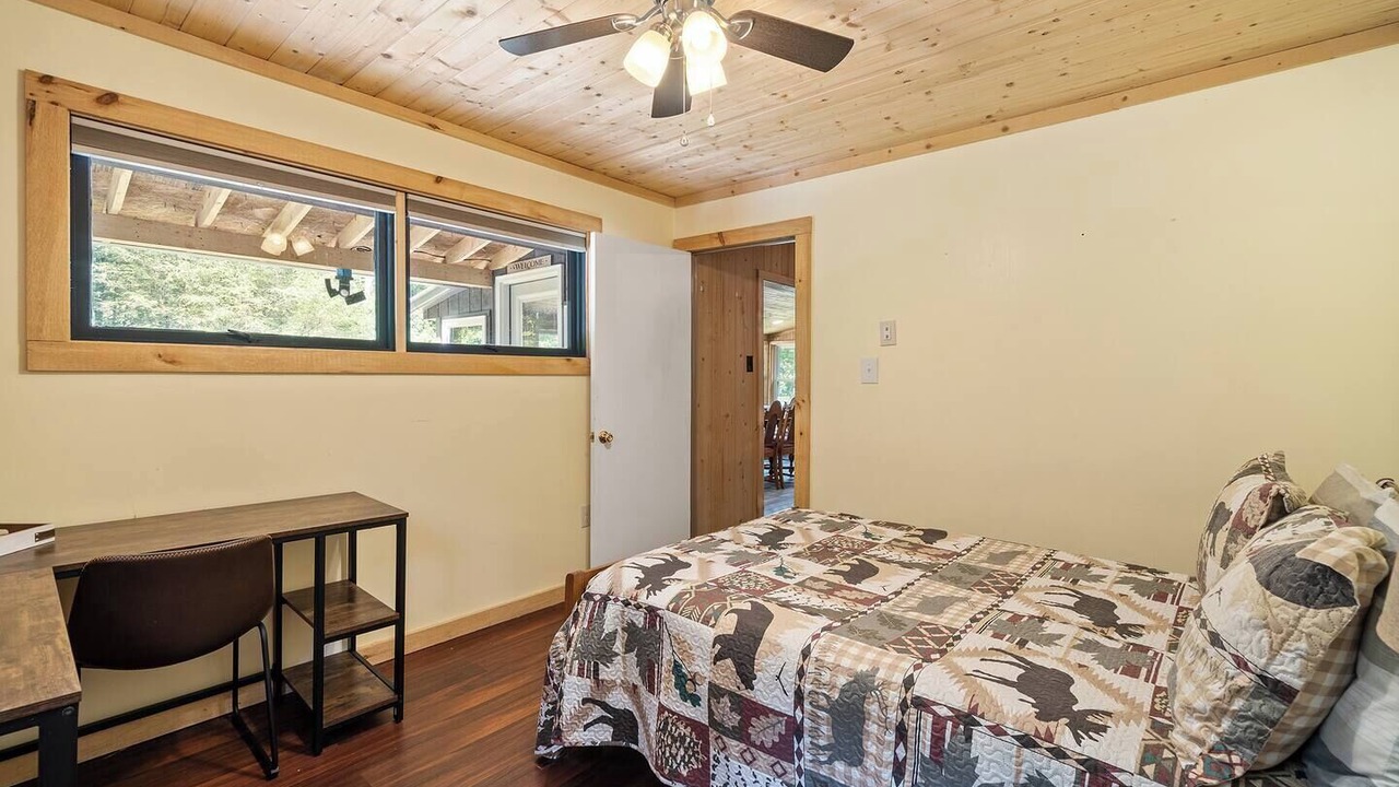 Photo of Bedroom in Newland