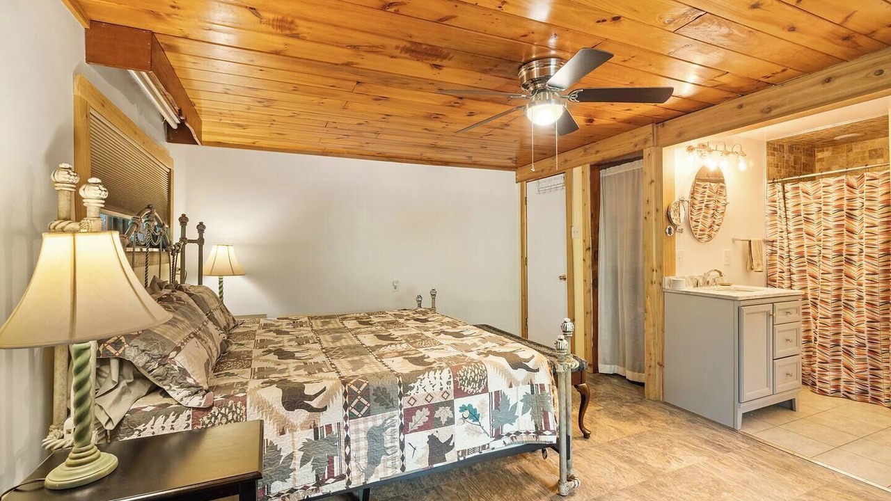 Photo of Bedroom in Newland