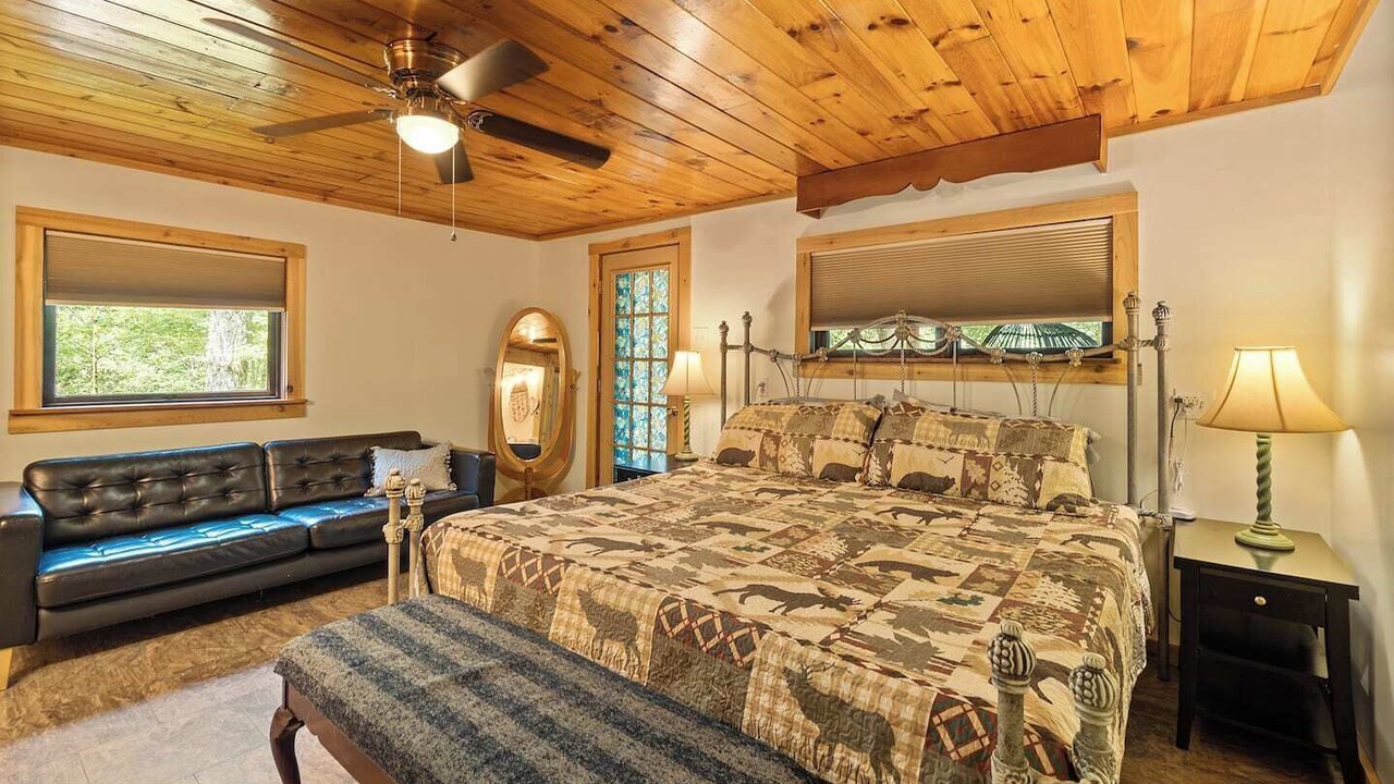 Photo of Bedroom in Newland