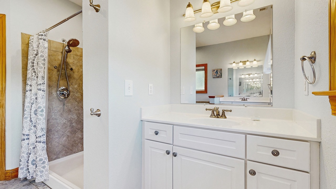 Photo of Bathroom in Wind Over Waves