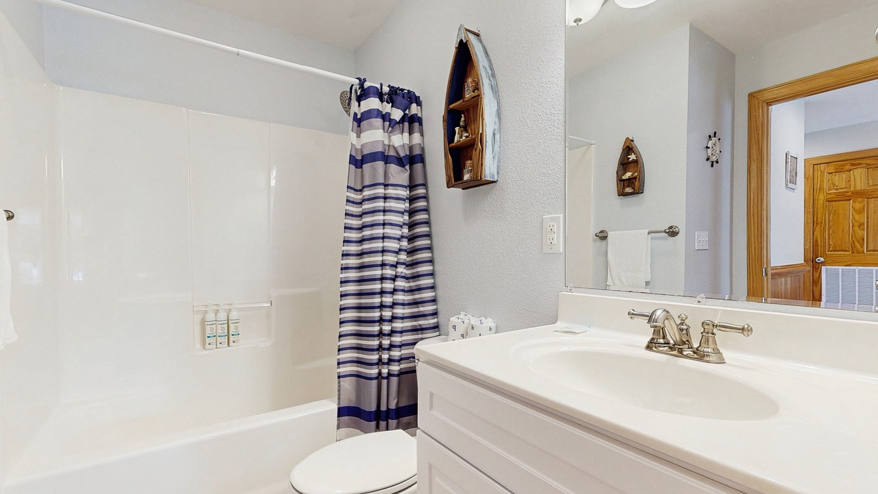 Photo of Bathroom in Wind Over Waves