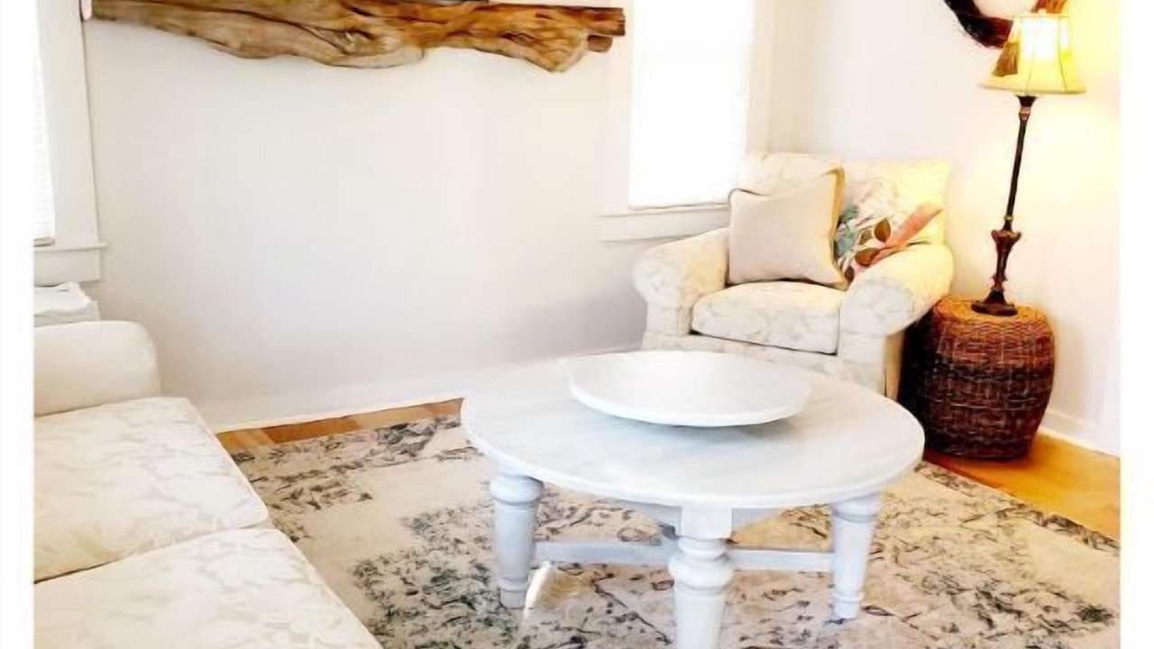 Photo of Livingroom in Jamestown