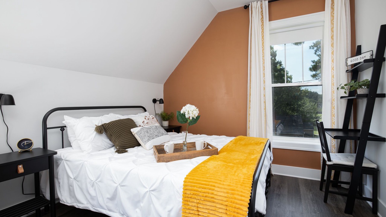 Photo of Bedroom in Villa Heights