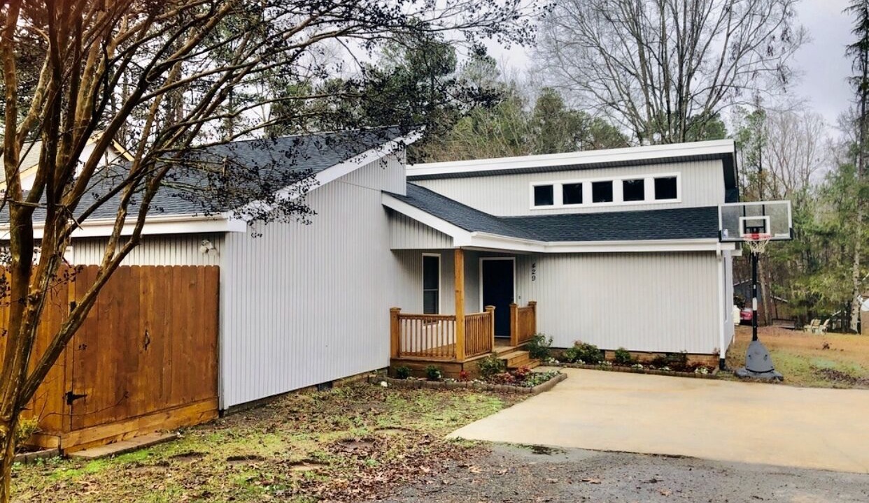 Photo of Outdoor in Olivia
