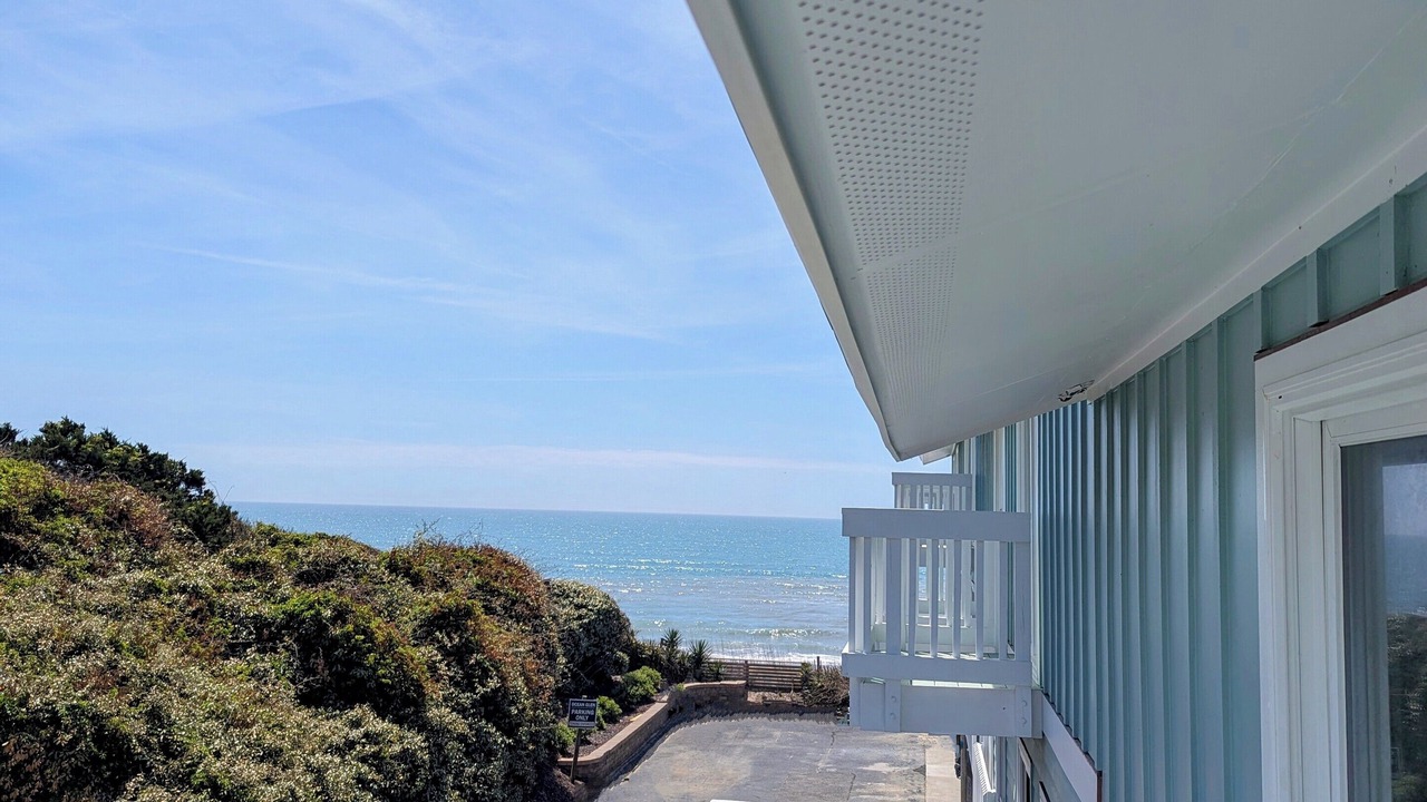 Photo of Patio Balcony in Pine Knoll Shores