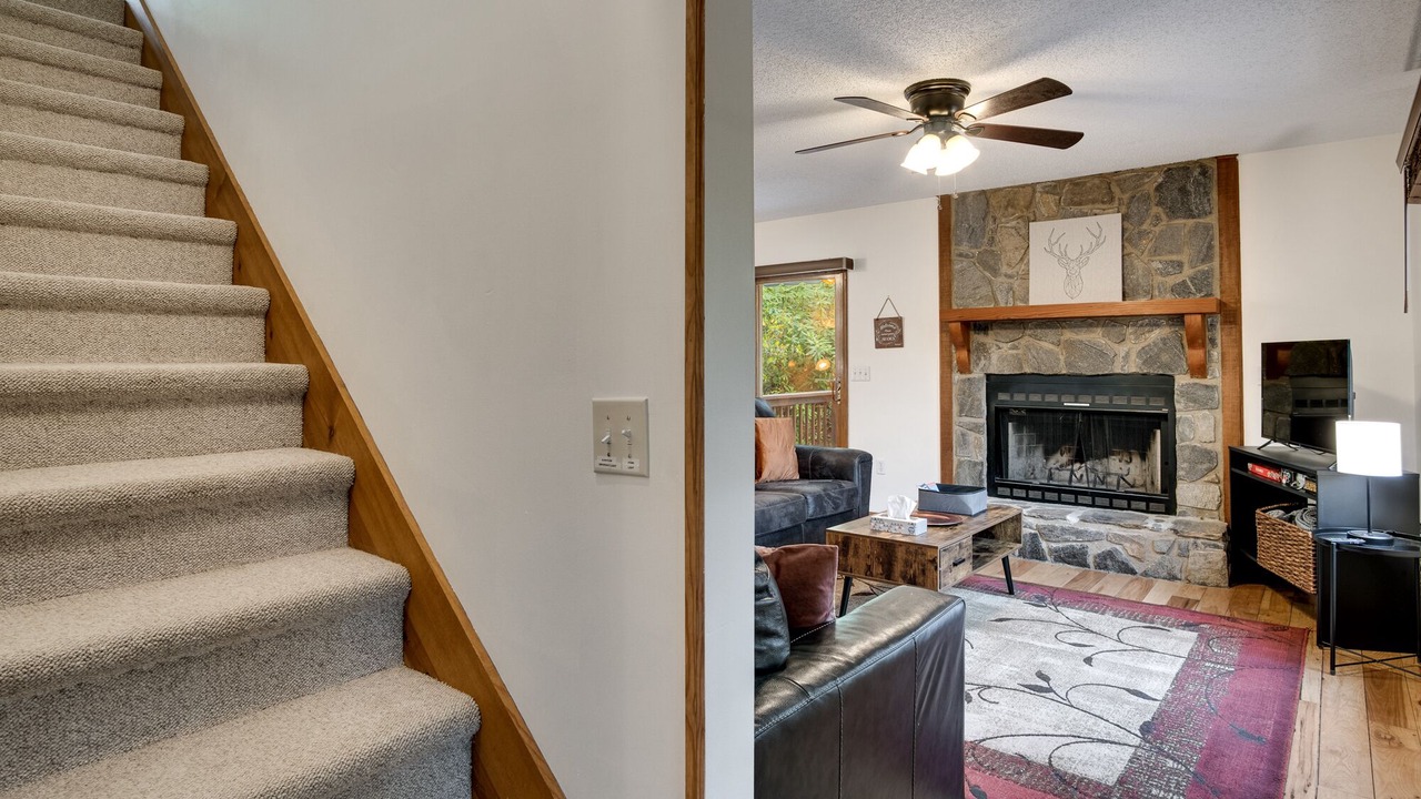 Photo of Livingroom in Cranberry Falls