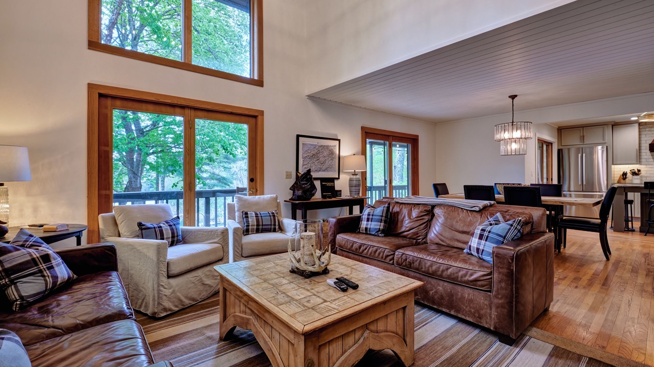 Photo of Livingroom in Cullowhee