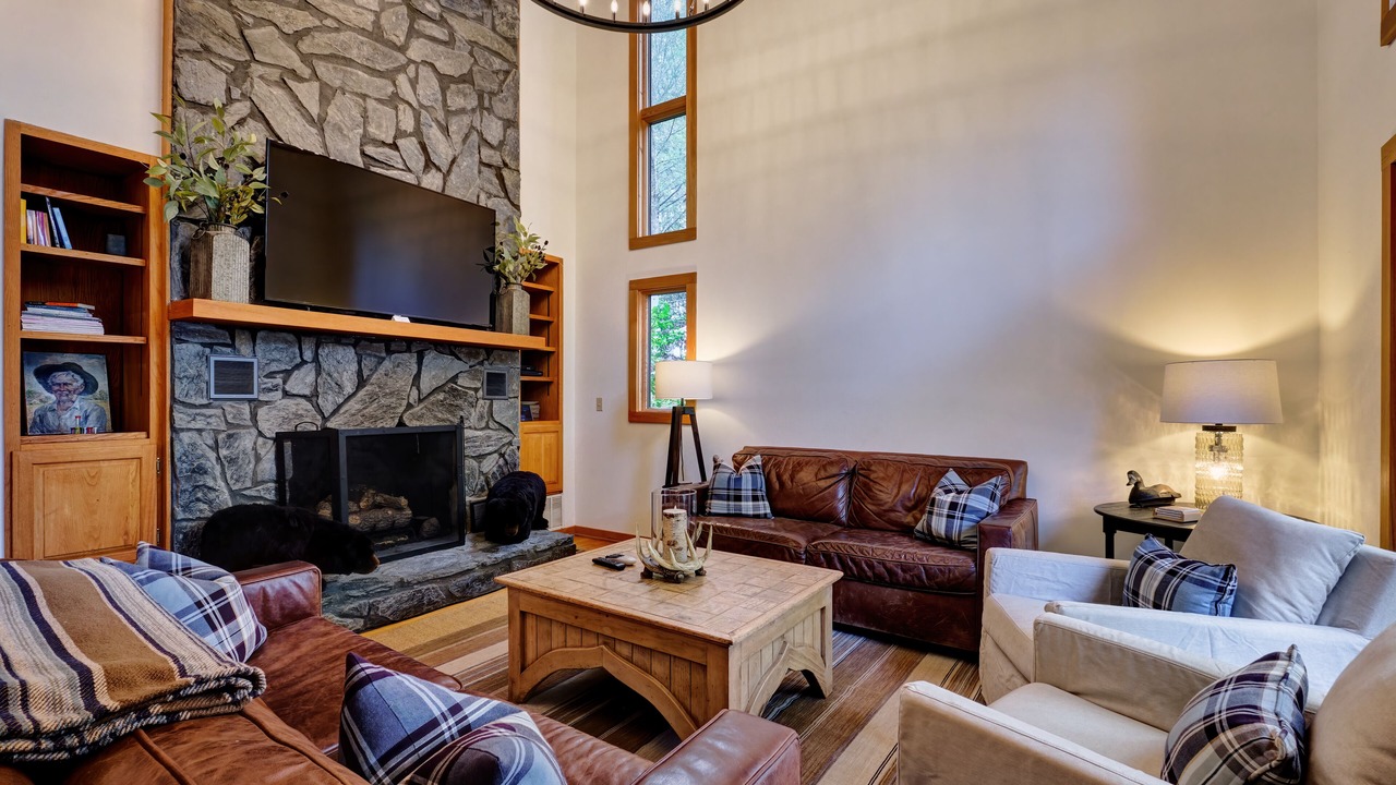 Photo of Livingroom in Cullowhee