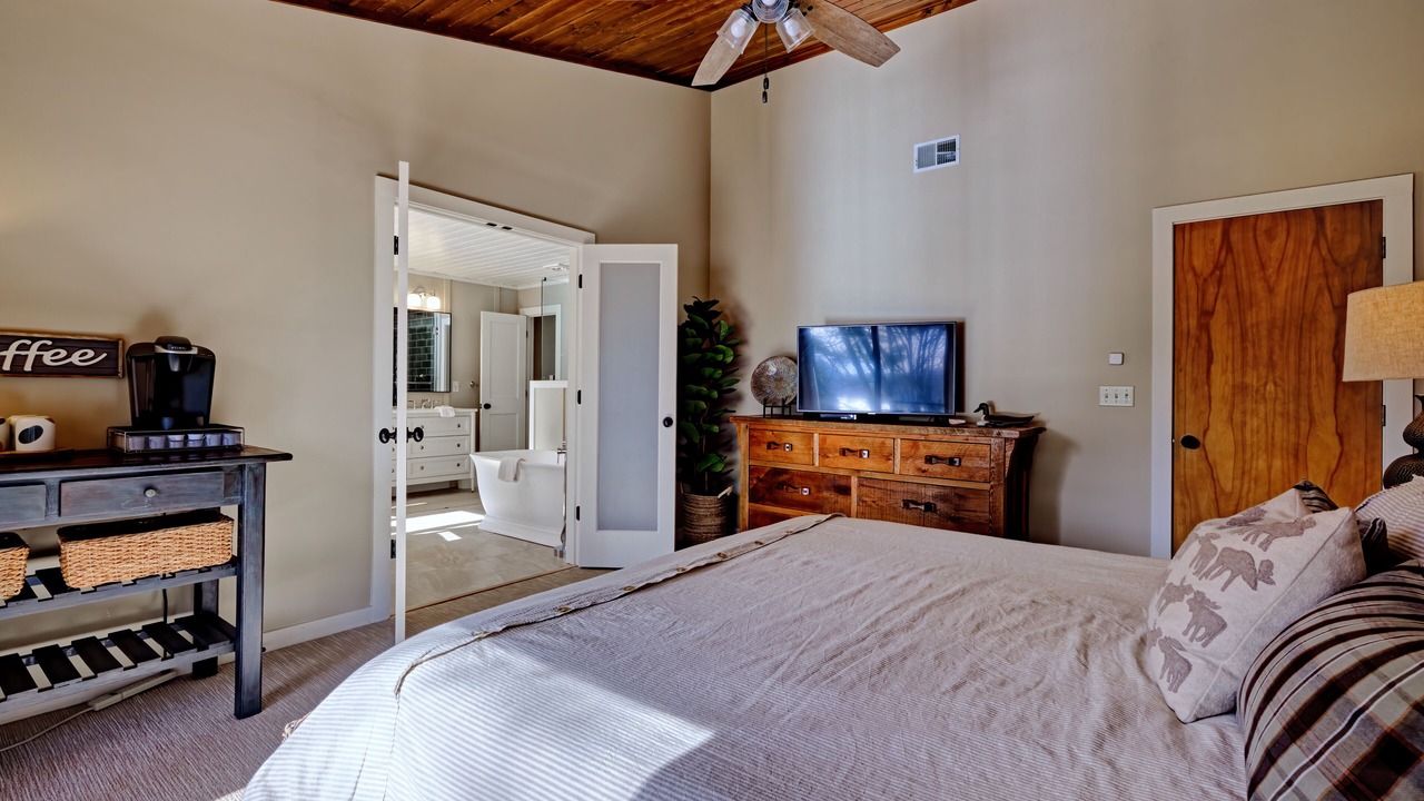 Photo of Bedroom in Cullowhee