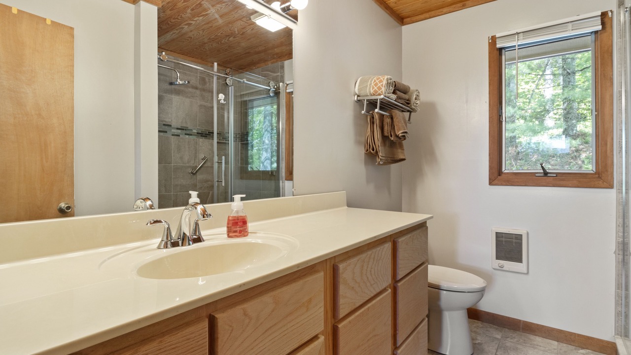 Photo of Bathroom in Wolf Laurel